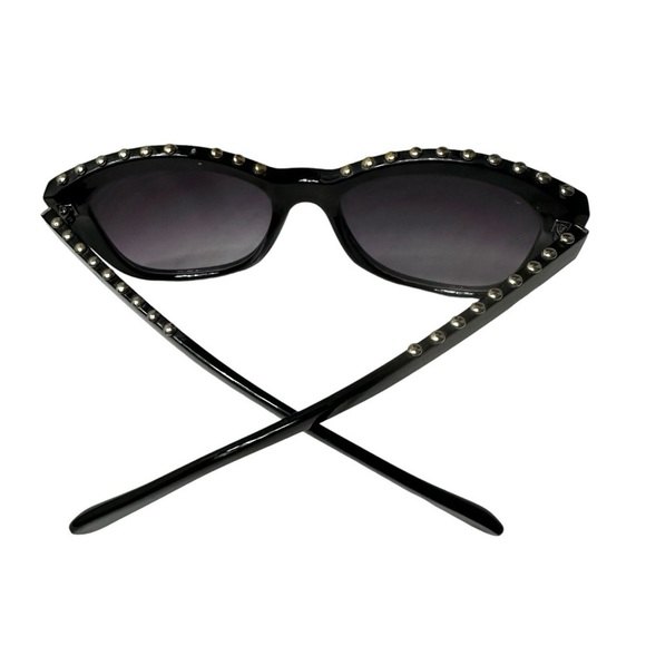 XOXO Black Women's Sunglasses with Silve Beads, Hard Case - Picture 6 of 10